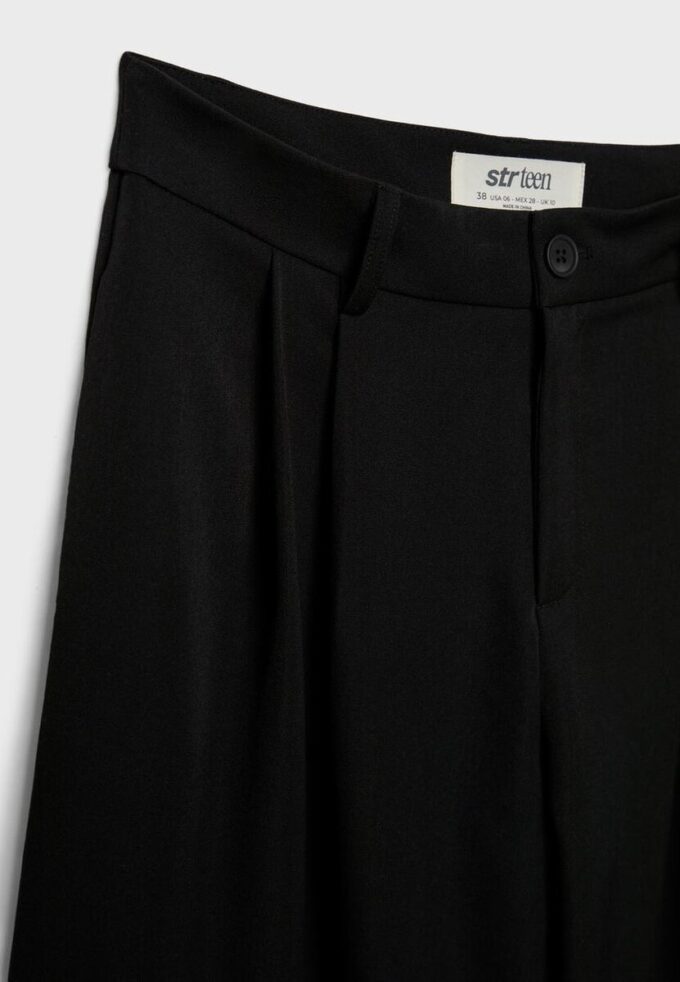Pantalones de corte ancho con pinzas Pantalones de corte ancho con pinzas