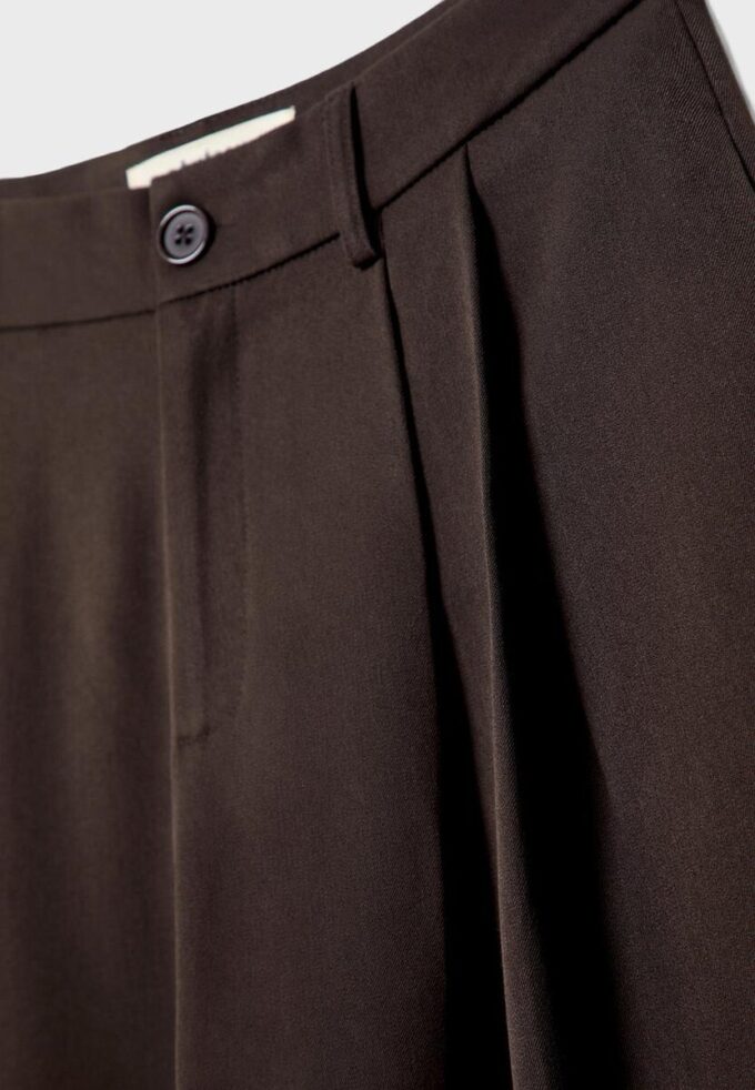 Pantalones de corte ancho con pinzas Pantalones de corte ancho con pinzas