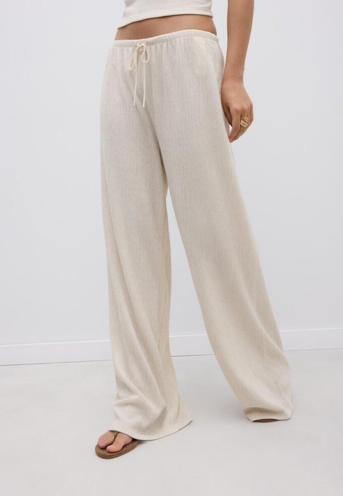 Pantalones de corte recto con efecto arrugado Pantalones de corte recto con efecto arrugado
