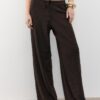 Pantalones de corte recto con efecto arrugado Pantalones de corte recto con efecto arrugado