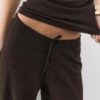 Pantalones de corte recto con efecto arrugado Pantalones de corte recto con efecto arrugado