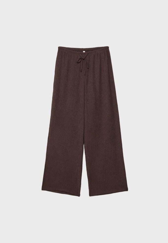 Pantalones de corte recto con efecto arrugado Pantalones de corte recto con efecto arrugado