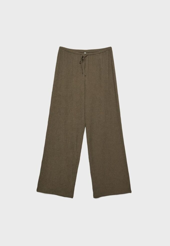 Pantalones de corte recto con efecto arrugado Pantalones de corte recto con efecto arrugado