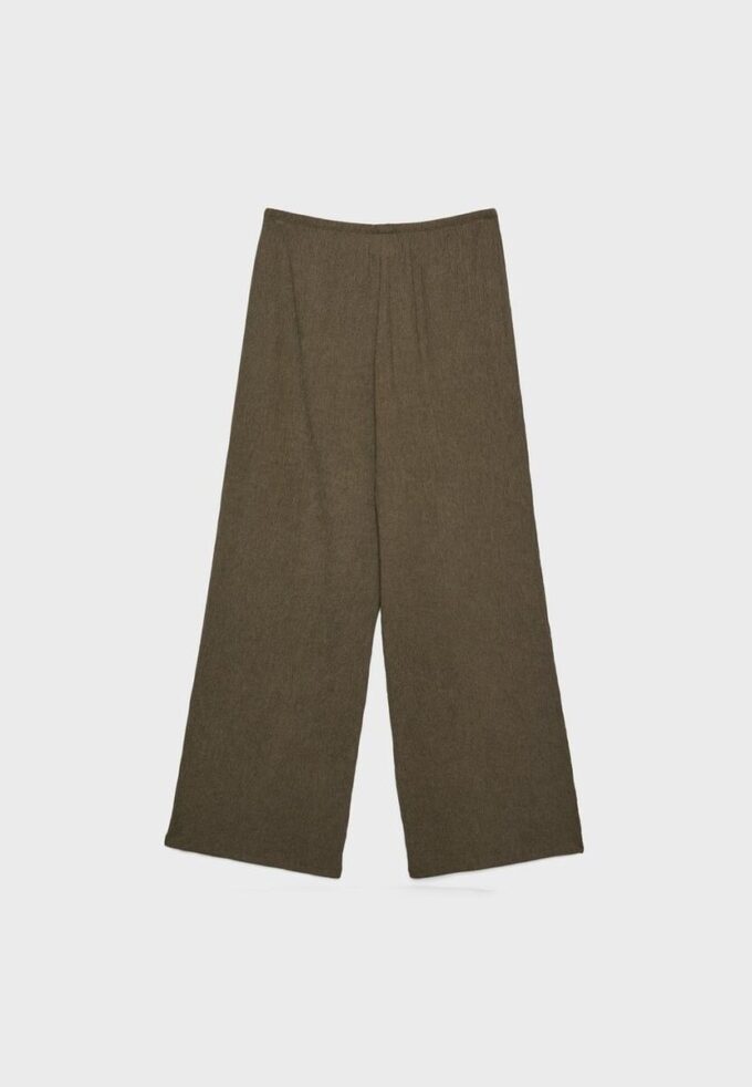Pantalones de corte recto con efecto arrugado Pantalones de corte recto con efecto arrugado