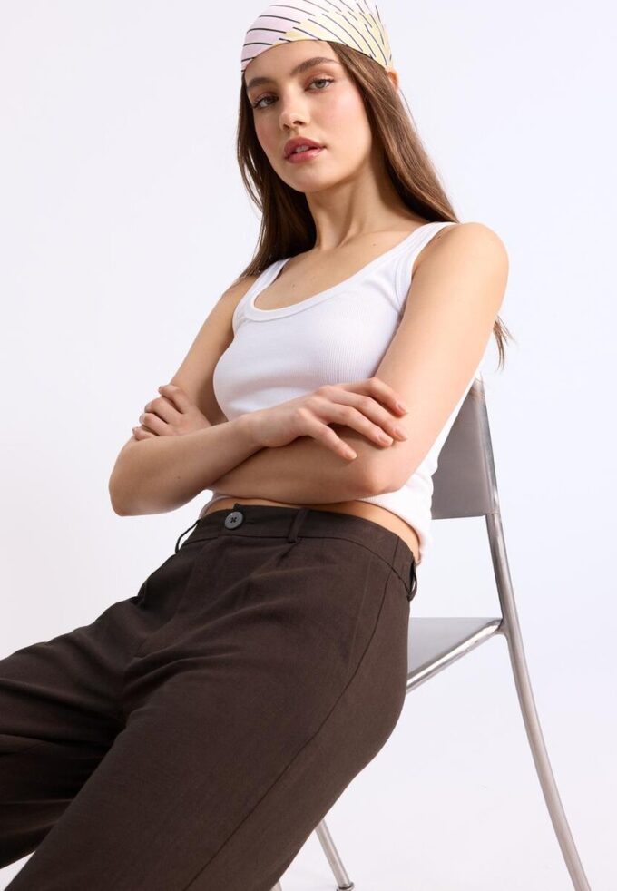 Pantalones de corte recto con efecto lino Pantalones de corte recto con efecto lino