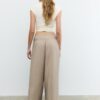 Pantalones de lyocell con pinzas y cadena Pantalones de lyocell con pinzas y cadena