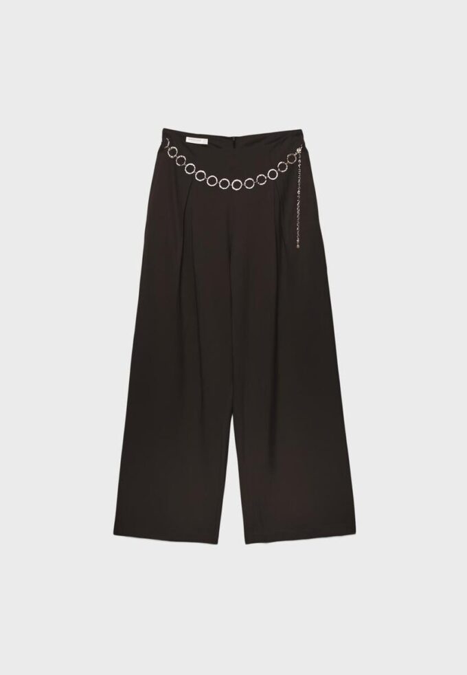 Pantalones de lyocell con pinzas y cadena Pantalones de lyocell con pinzas y cadena