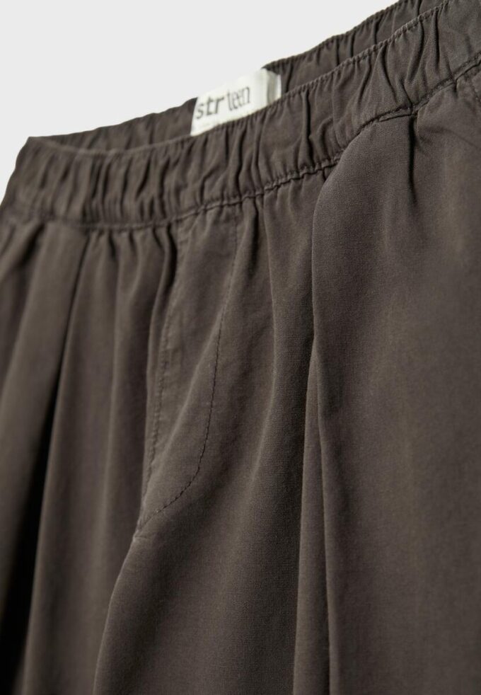 Pantalones de popelín de corte acampanado con topes Pantalones de popelín de corte acampanado con topes