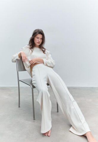 Pantalones de punto con detalle de costura