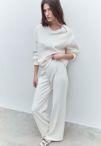 Pantalones de punto con detalle de costura