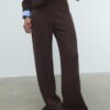 Pantalones de punto con detalle de costura Pantalones de punto con detalle de costura