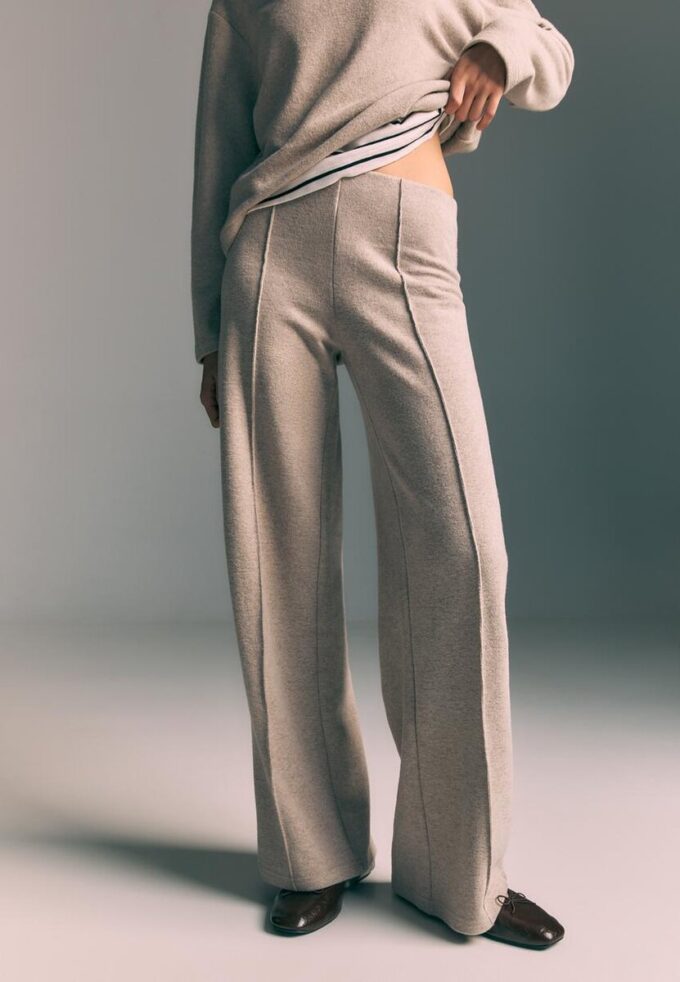 Pantalones de punto con detalle de costura Pantalones de punto con detalle de costura