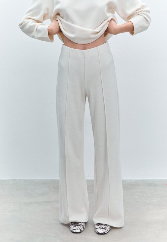 Pantalones de punto con detalle de costura Pantalones de punto con detalle de costura