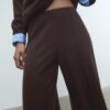 Pantalones de punto con detalle de costura Pantalones de punto con detalle de costura