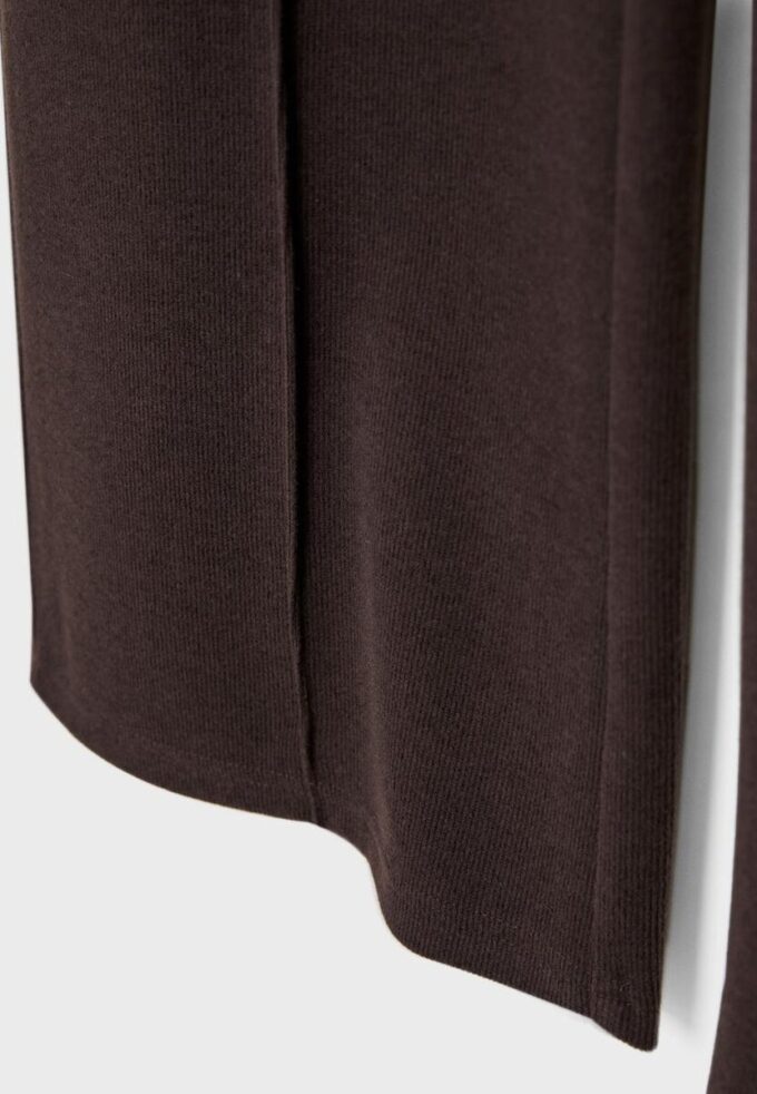 Pantalones de punto con detalle de costura Pantalones de punto con detalle de costura