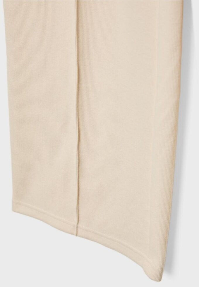 Pantalones de punto con detalle de costura Pantalones de punto con detalle de costura