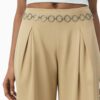 Pantalones de satén con detalle de cadena Pantalones de satén con detalle de cadena