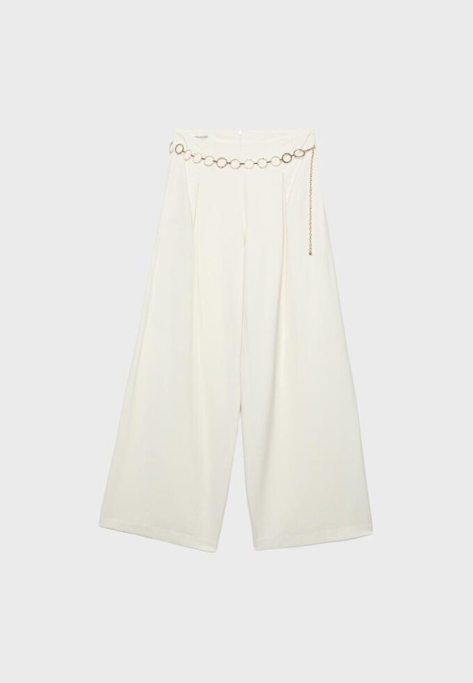 Pantalones de satén con detalle de cadena Pantalones de satén con detalle de cadena