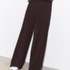 Pantalones elegantes de corte recto con pinzas
