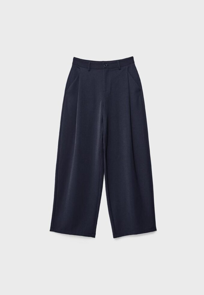Pantalones elegantes de corte recto con pinzas Pantalones elegantes de corte recto con pinzas