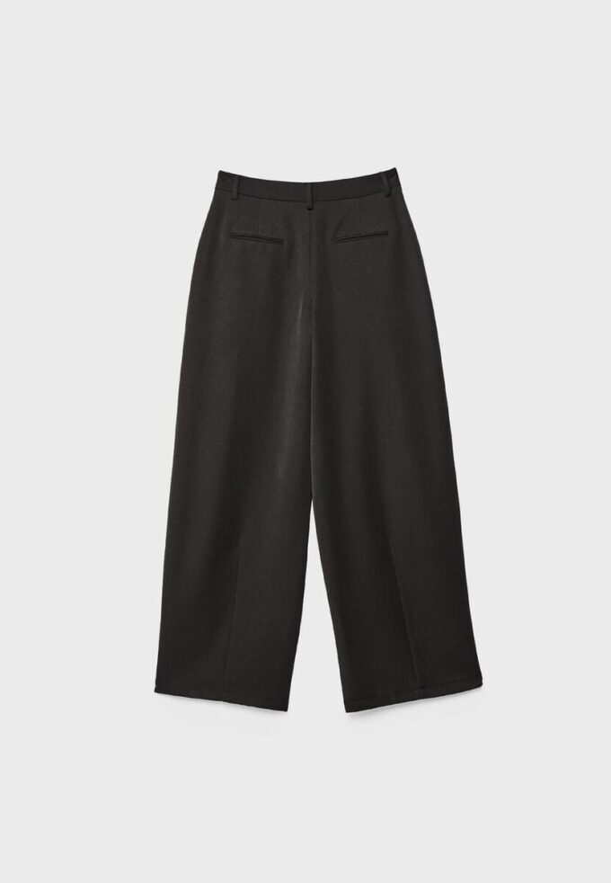 Pantalones elegantes de corte recto con pinzas