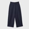 Pantalones elegantes de corte recto con pinzas Pantalones elegantes de corte recto con pinzas