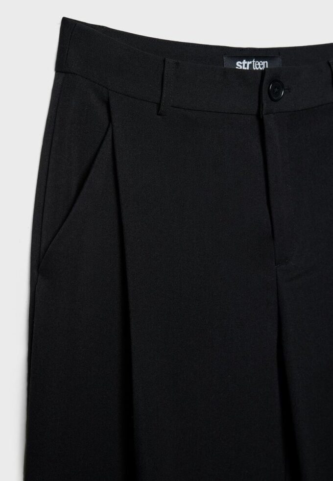 Pantalones elegantes de corte recto con pinzas