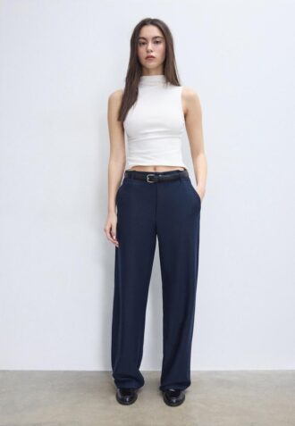 Pantalones elegantes de corte recto y vuelo con cinturón