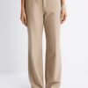Pantalones elegantes de corte recto y vuelo con cinturón Pantalones elegantes de corte recto y vuelo con cinturón