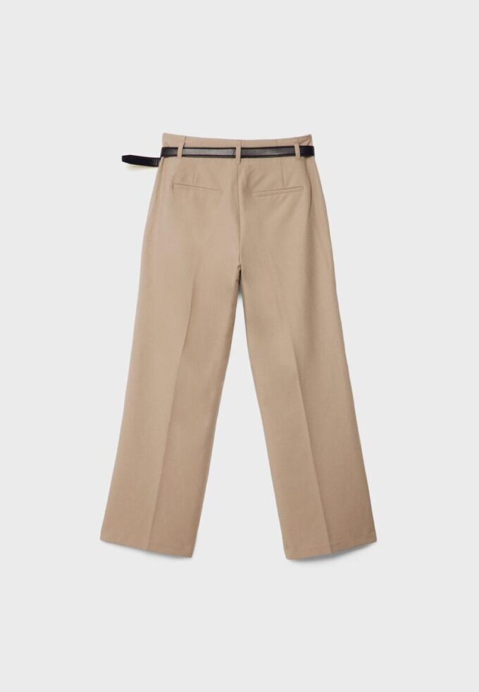Pantalones elegantes de corte recto y vuelo con cinturón Pantalones elegantes de corte recto y vuelo con cinturón