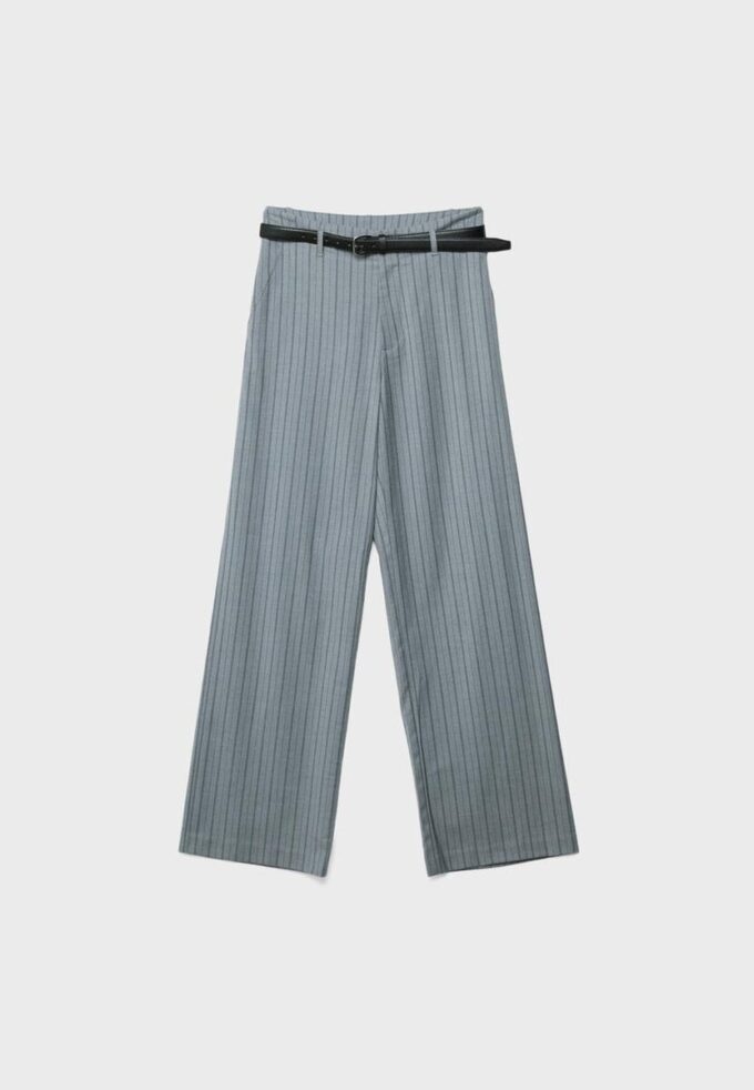 Pantalones elegantes de corte recto y vuelo con cinturón Pantalones elegantes de corte recto y vuelo con cinturón
