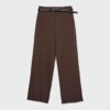 Pantalones elegantes de corte recto y vuelo con cinturón Pantalones elegantes de corte recto y vuelo con cinturón