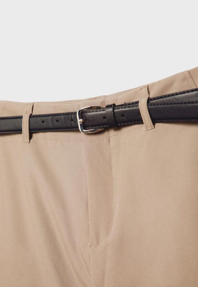 Pantalones elegantes de corte recto y vuelo con cinturón Pantalones elegantes de corte recto y vuelo con cinturón