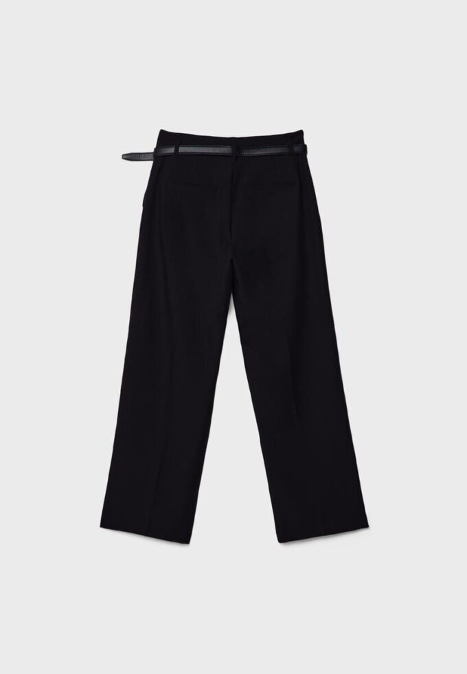 Pantalones elegantes de corte recto y vuelo con cinturón Pantalones elegantes de corte recto y vuelo con cinturón