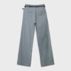 Pantalones elegantes de corte recto y vuelo con cinturón Pantalones elegantes de corte recto y vuelo con cinturón