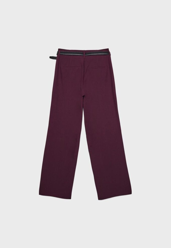 Pantalones elegantes de corte recto y vuelo con cinturón Pantalones elegantes de corte recto y vuelo con cinturón