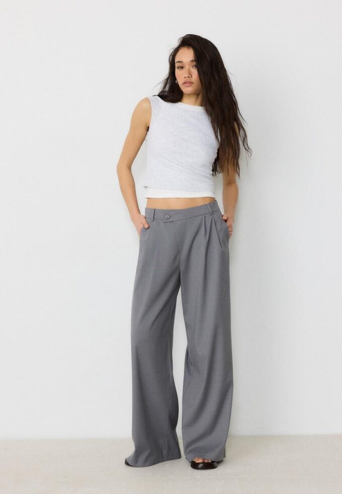 Pantalones elegantes informales a rayas con cintura cruzada Pantalones elegantes informales a rayas con cintura cruzada