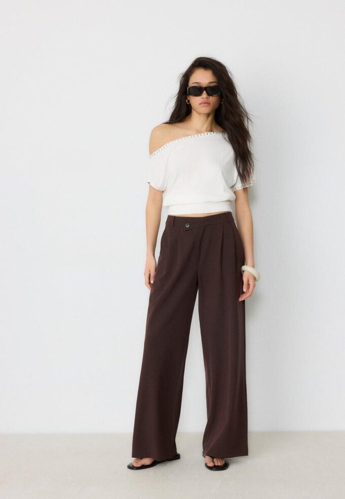 Pantalones elegantes informales a rayas con cintura cruzada Pantalones elegantes informales a rayas con cintura cruzada