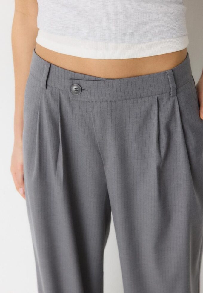 Pantalones elegantes informales a rayas con cintura cruzada Pantalones elegantes informales a rayas con cintura cruzada