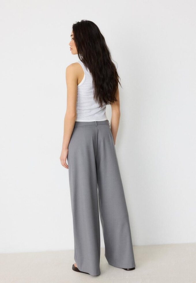 Pantalones elegantes informales a rayas con cintura cruzada Pantalones elegantes informales a rayas con cintura cruzada