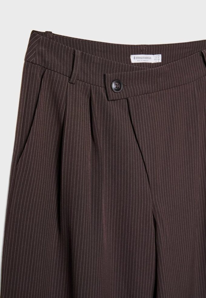 Pantalones elegantes informales a rayas con cintura cruzada Pantalones elegantes informales a rayas con cintura cruzada