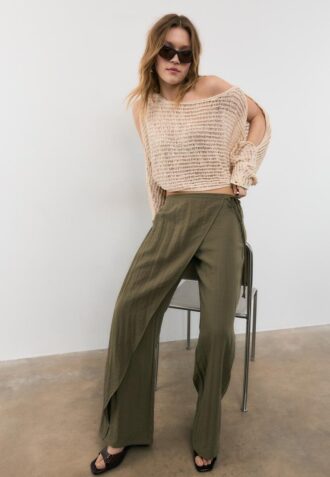 Pantalones envolventes fluidos Pantalones envolventes fluidos
