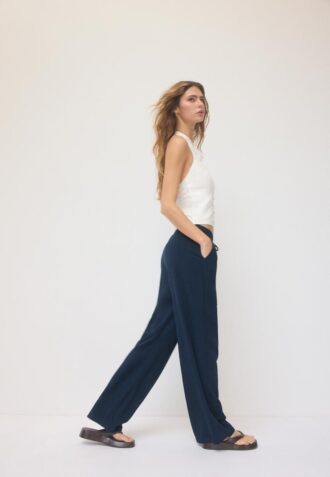Pantalones fluidos con efecto lino