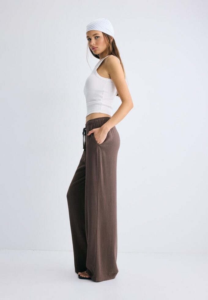 Pantalones fluidos con efecto lino Pantalones fluidos con efecto lino