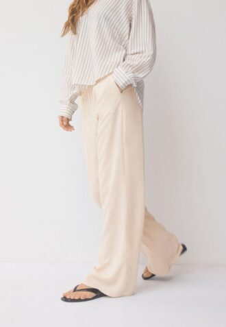 Pantalones fluidos con efecto lino