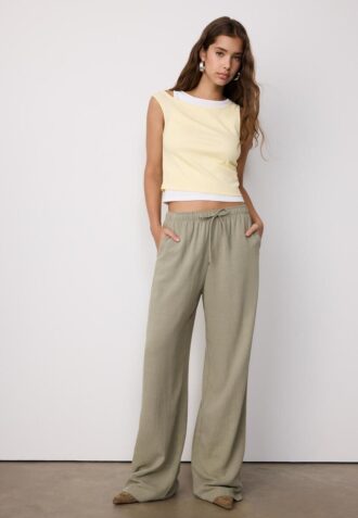 Pantalones fluidos con efecto lino