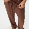 Pantalones fluidos con efecto lino Pantalones fluidos con efecto lino