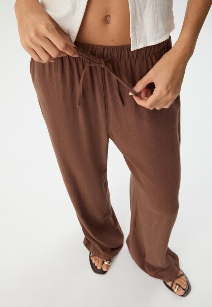 Pantalones fluidos con efecto lino Pantalones fluidos con efecto lino