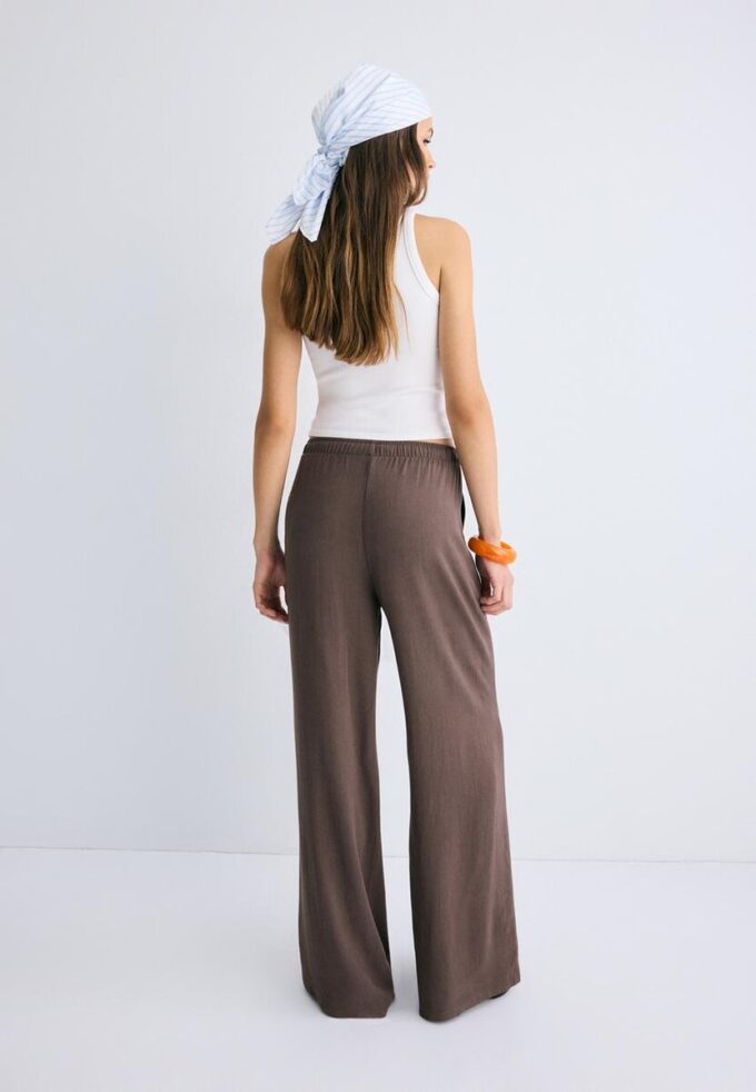 Pantalones fluidos con efecto lino Pantalones fluidos con efecto lino
