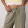 Pantalones fluidos con efecto lino Pantalones fluidos con efecto lino